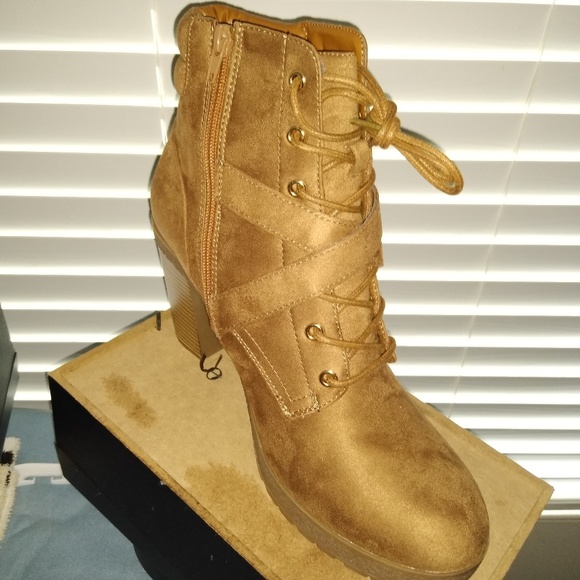 Heeled boots - Picture 5 of 6